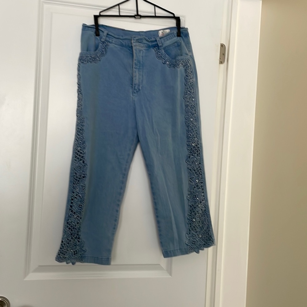 Lafei Star Light Blue Capri Jeans with intricate flower design